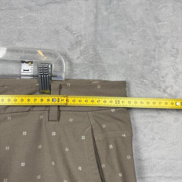 Lululemon Commission Shorts 9” Tan Geo Dot Pattern ABC Men Size 40 Golf Stretch - Picture 10 of 11